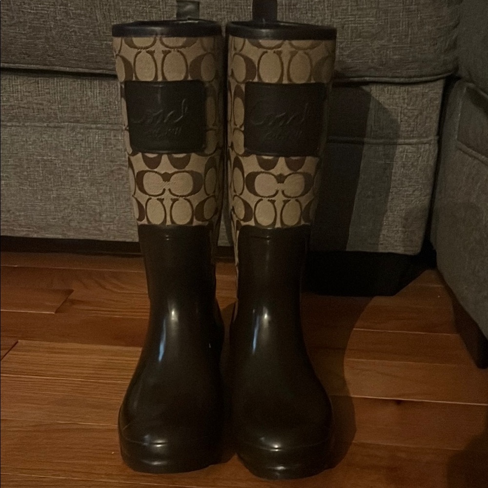 Coach Brown and Tan Signature Winter Boots